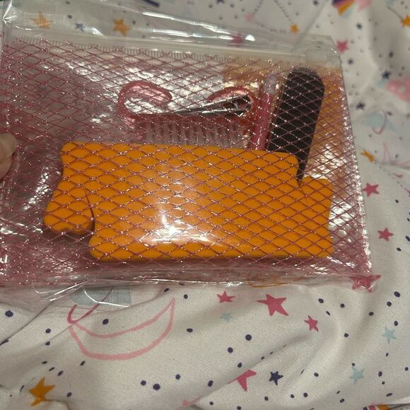 NWT  Nail CareSet - Picture 9 of 11